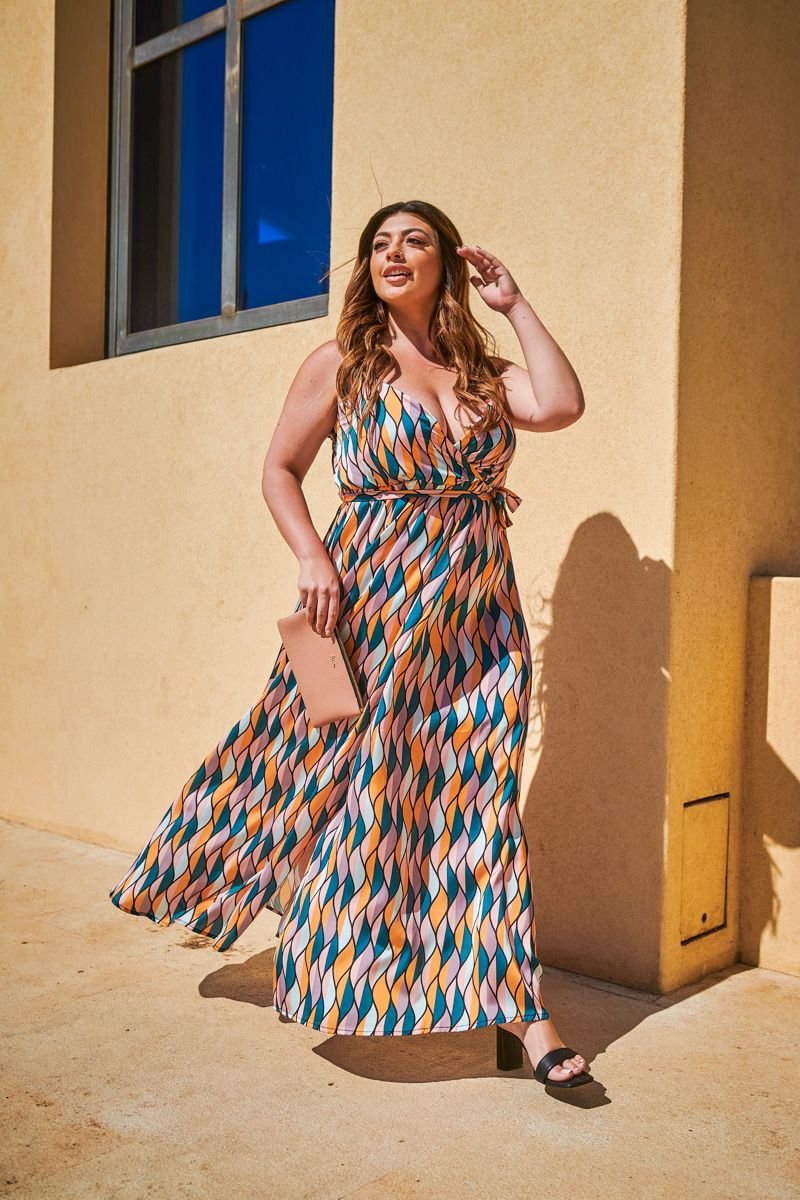 Φόρεμα Paros Maxi Σατέν Με Άνοιγμα Στο Πλάι Και Χιαστί Πλάτη Πετρόλ Ροζ